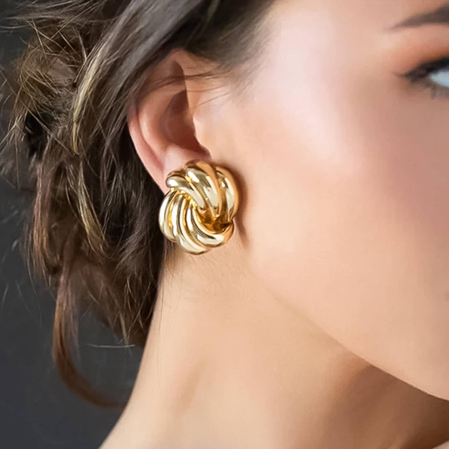 Ashton Wavy Studs