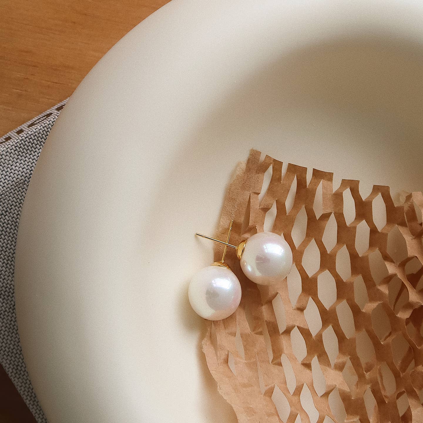Amrae Pearl Studs