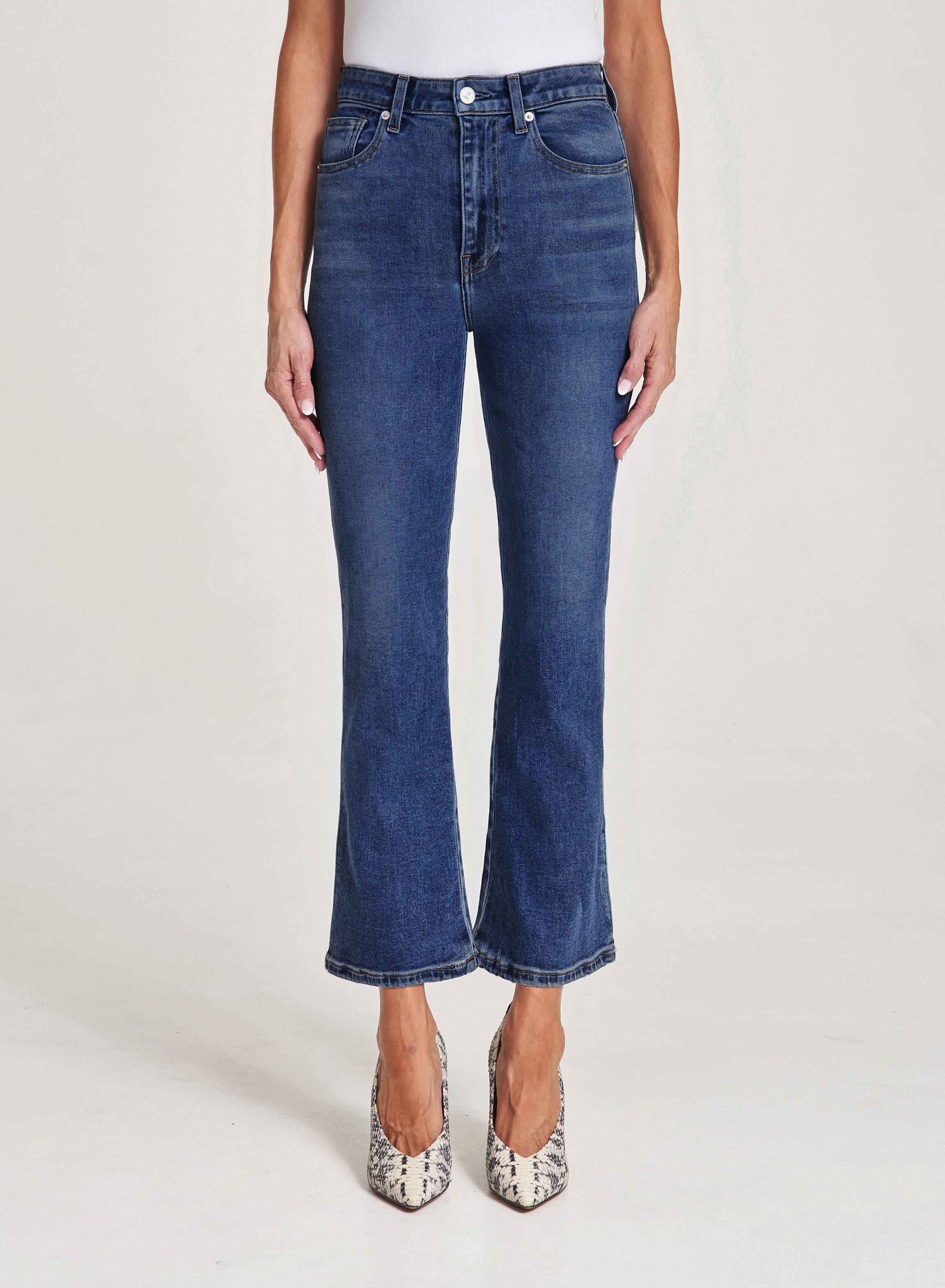 Bella Crop Flare