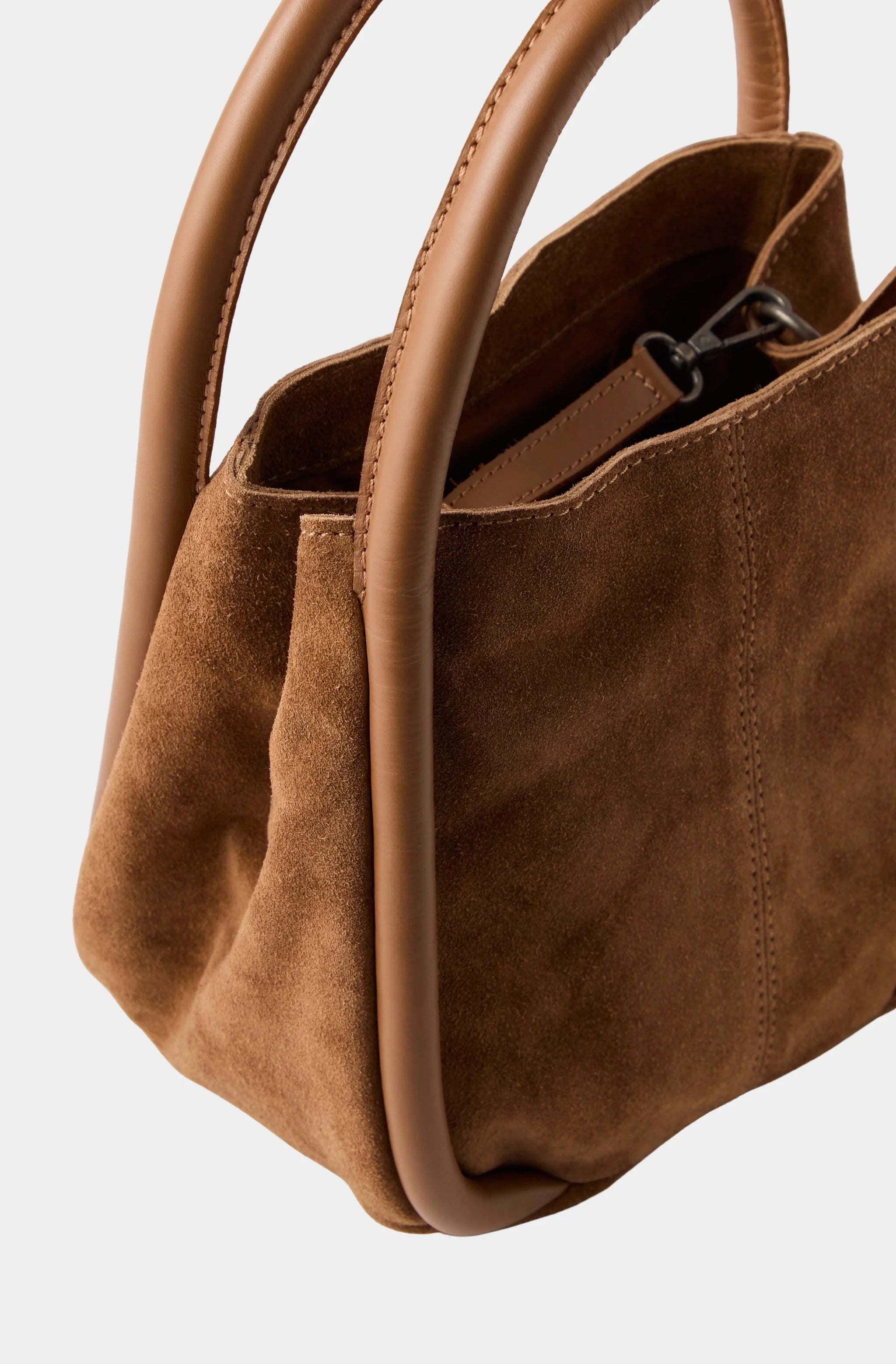 Barlow Bucket Bag